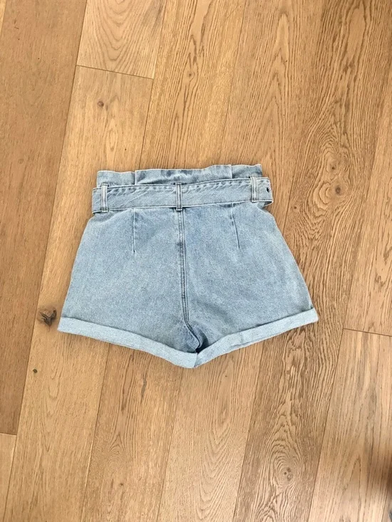 High Waist Paperbag Denim Shorts with Belt - Forever 21, Size M, Indie Grunge - Picture 4 of 4